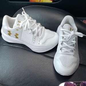 Like new under armour shoes